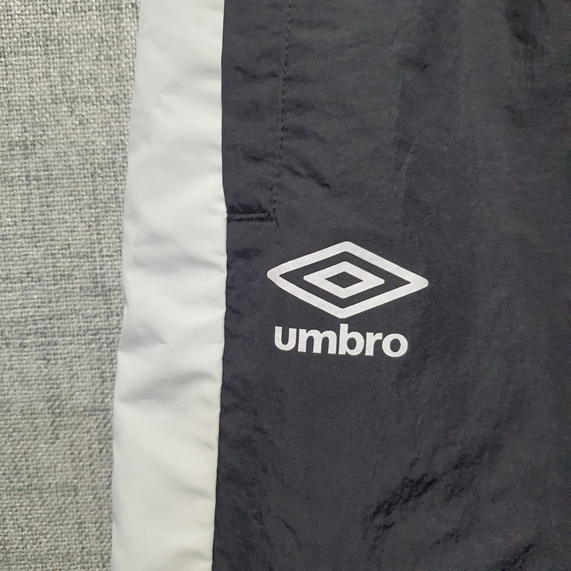 엄브로 블랙 사이드라인 우븐 조거 트레이닝 팬츠  상품이미지3