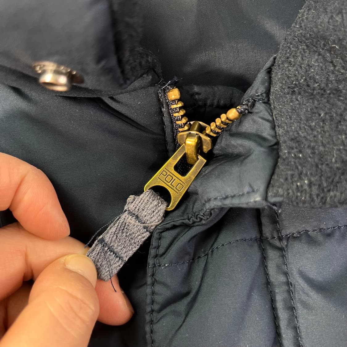 100 폴로랄프로렌 레드포니 후디 네이비 패딩 상품이미지5