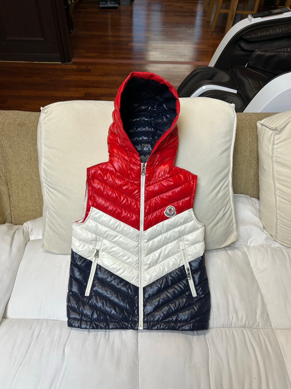 몽클레어 키즈 하리키 후드 베스트 패딩(8세) 상품이미지1