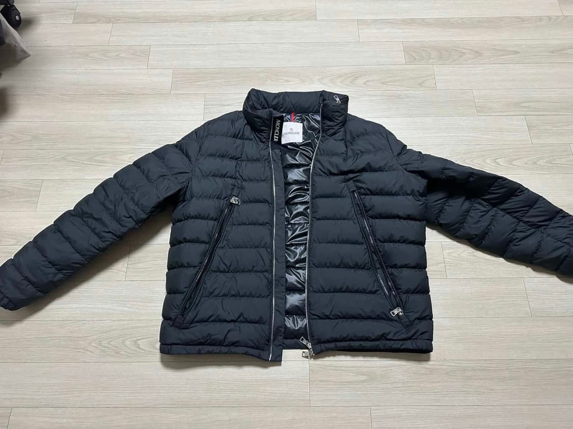 [몽클레어] 알핏 쇼트 다운 자켓 상품이미지1