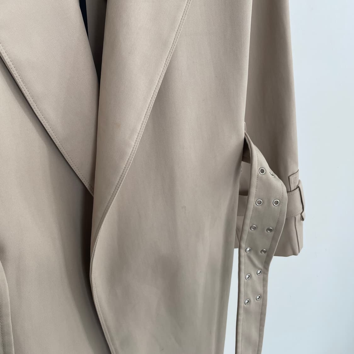 이로 벨티드 헤비 트렌치 코트 베이지 상품이미지5