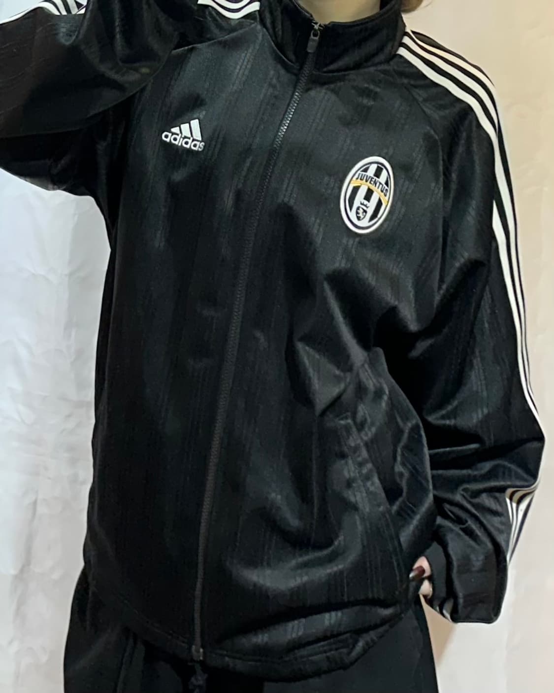 아디다스 유밴투스 블랙 트랙탑 상품이미지1