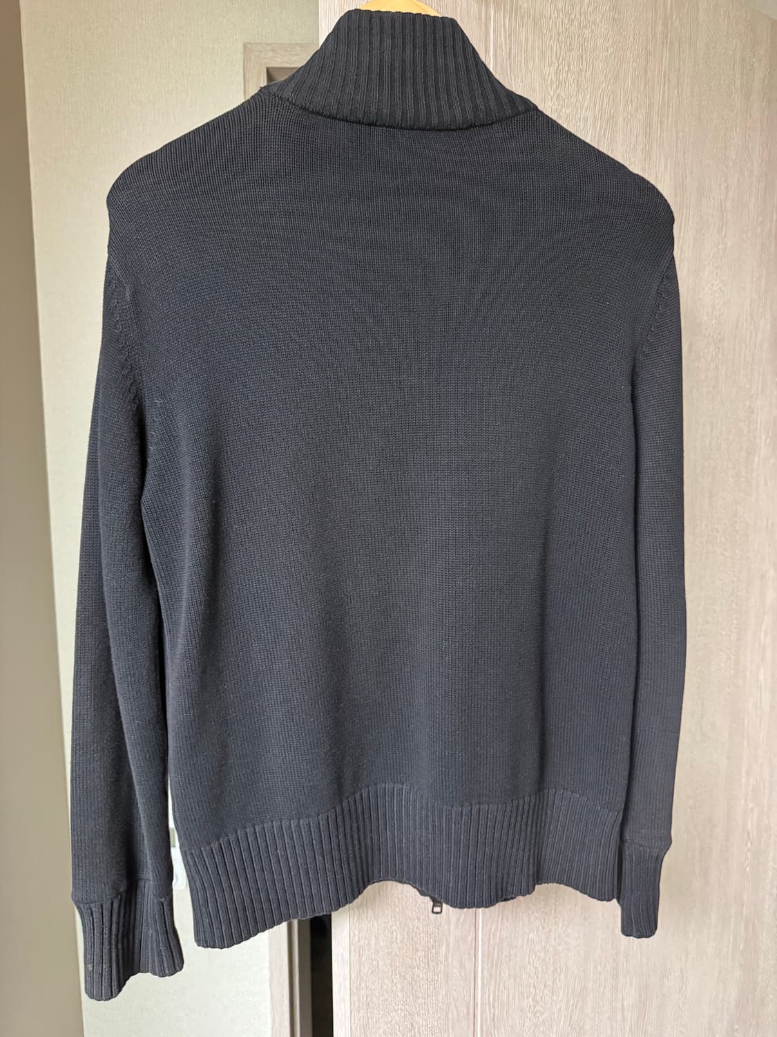 엠포리오 아르마니 비대칭 니트집업 상품이미지2