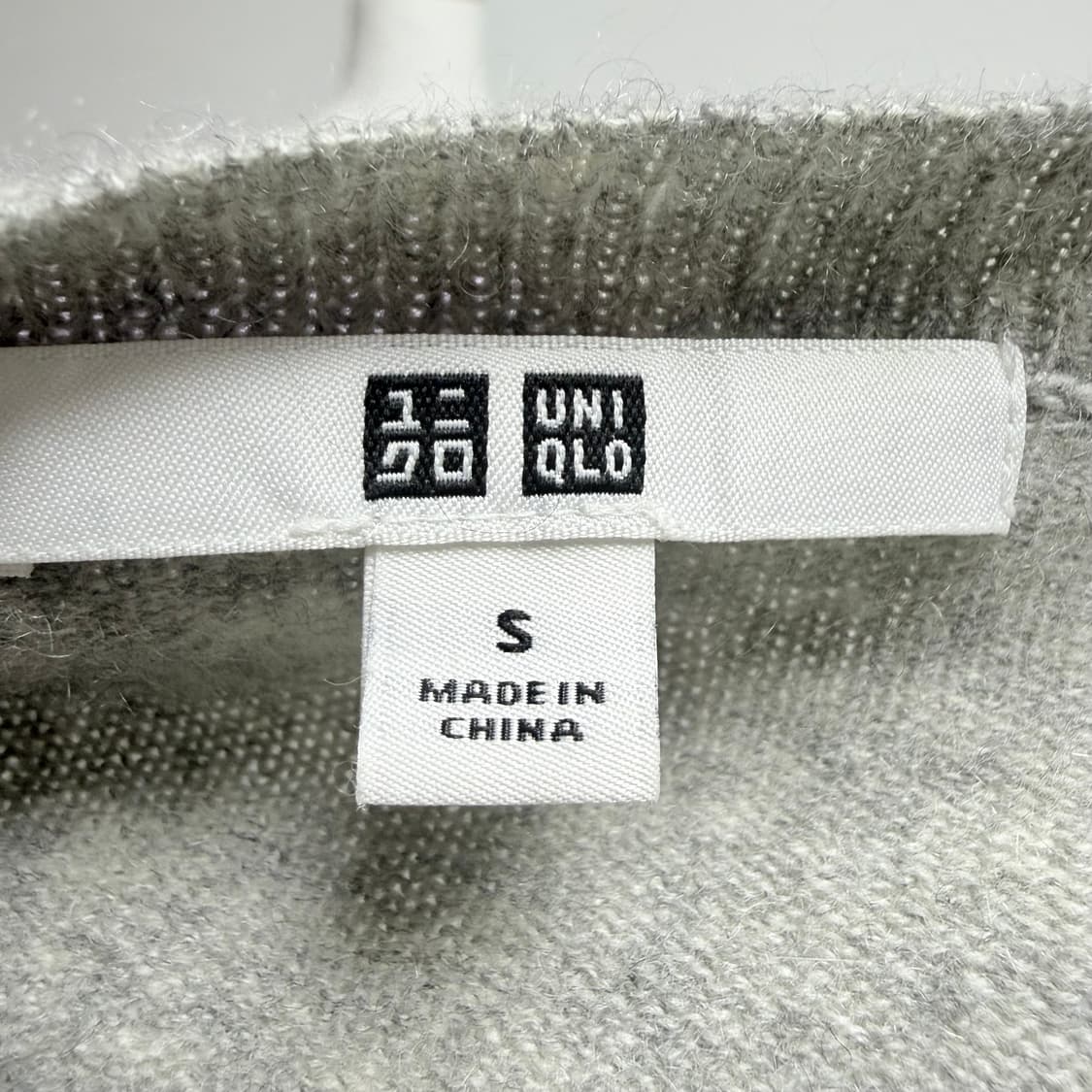 [캐시미어 100%] 유니클로 브이넥 그레이 니트 S 상품이미지4
