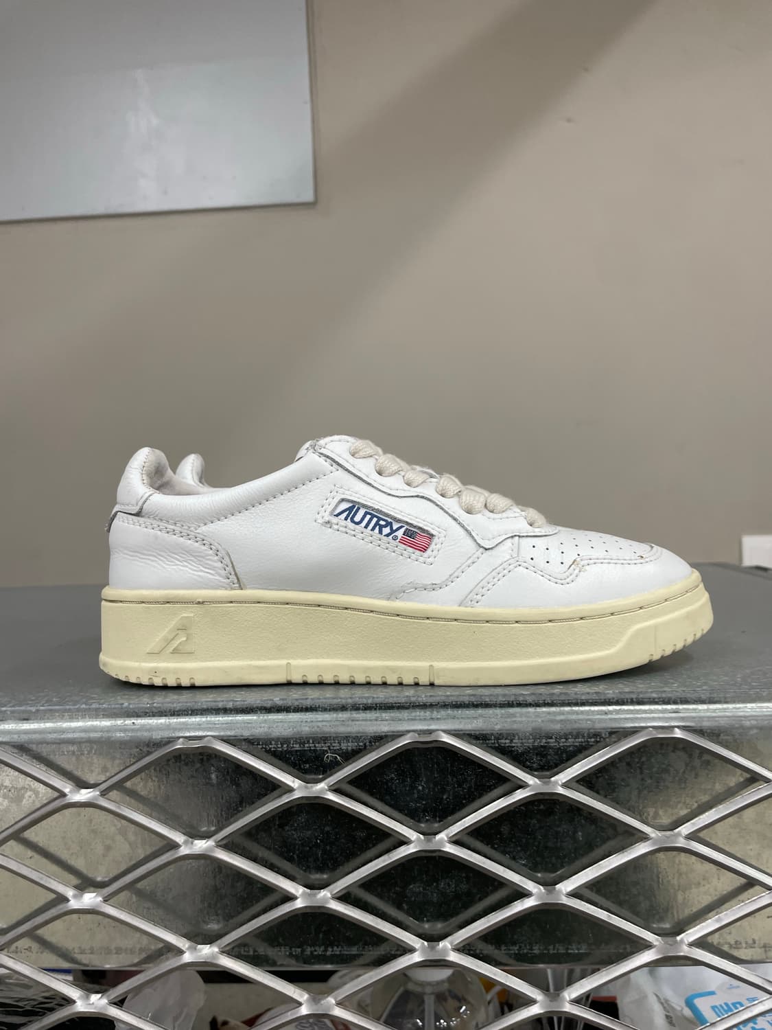 오트리 메달리스트 로우 화이트 36 상품이미지4