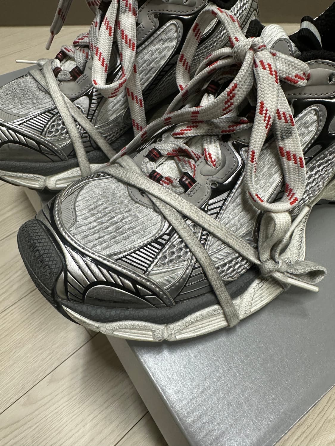 발렌시아가 3XL 그레이/레드 42 상품이미지10