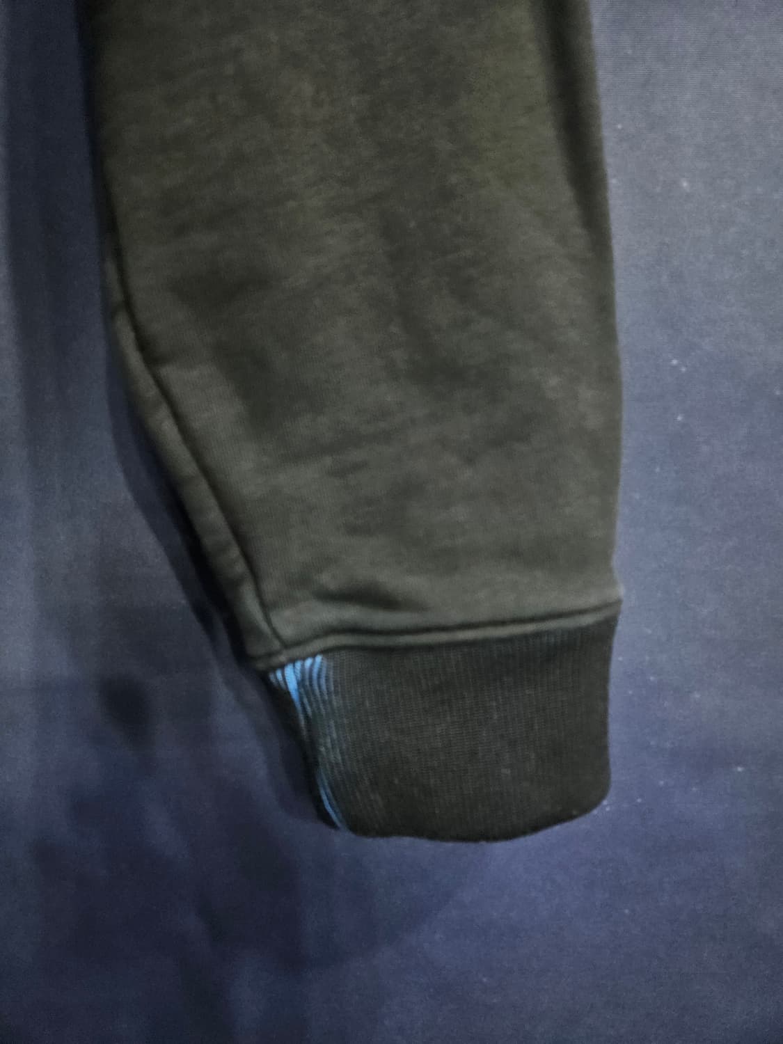 지오송지오 자수 블랙컬러 남성 오버핏 100 맨투맨  상품이미지5