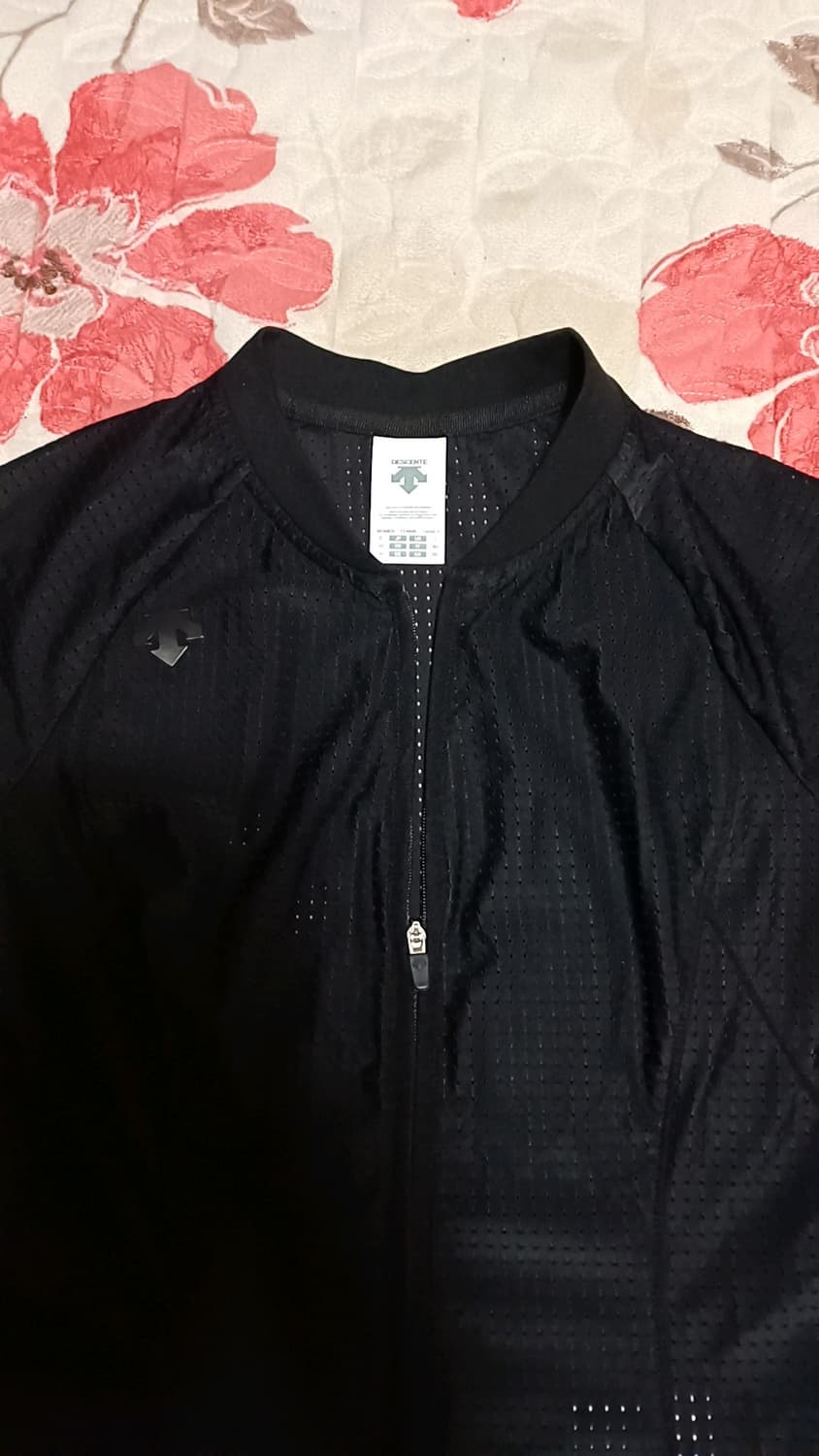 데상트 냉감기능성 메쉬집업 실측80 여성44 가슴40 기장55 상품이미지2