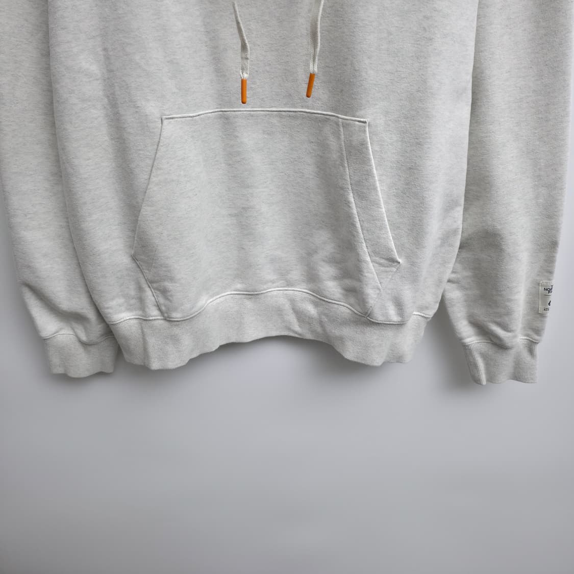 [M] 노스페이스 그레이 후드티 상품이미지3