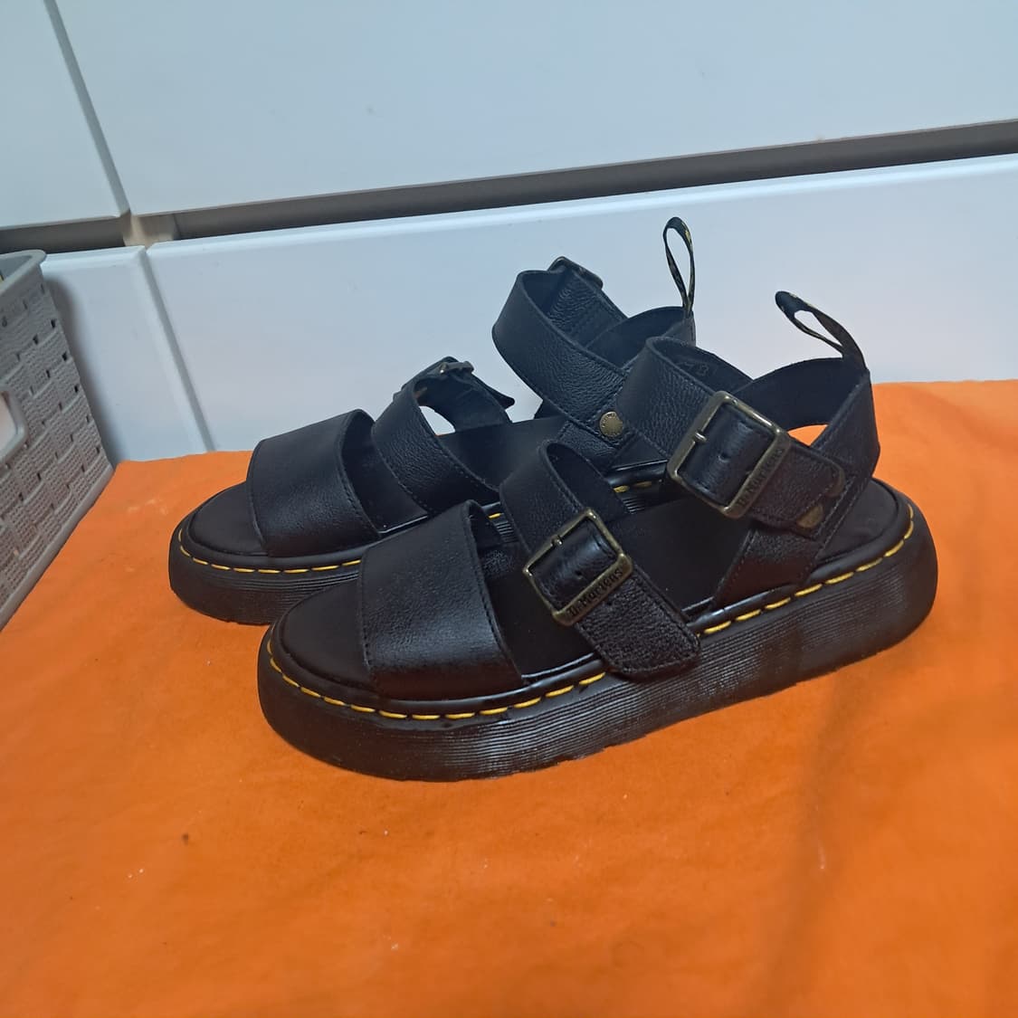 닥터마틴 블랙 가죽 샌들 글그리폰쿼드 7UK(약260) 상품이미지2