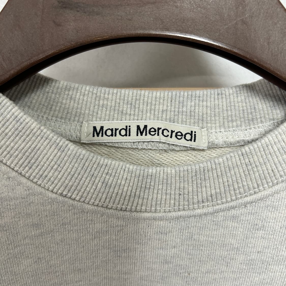 마르디 메크르디 빅로고 맨투맨 스웻셔츠 그레이 상품이미지5
