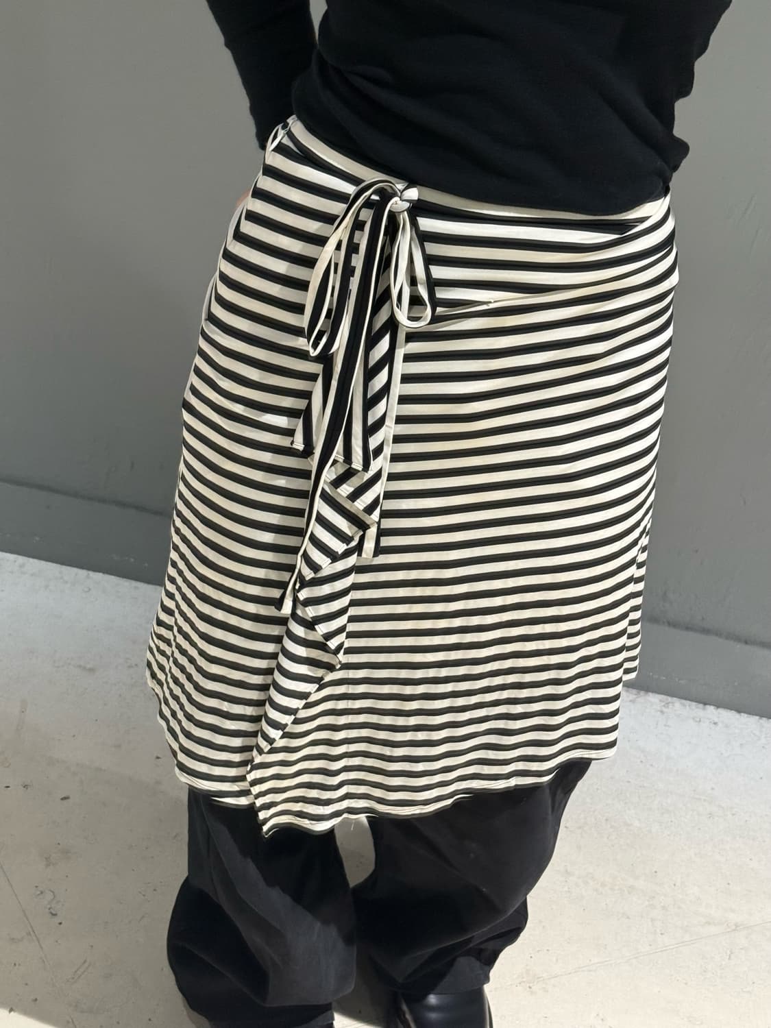 stripe pattern frill point midi skirt 상품이미지3
