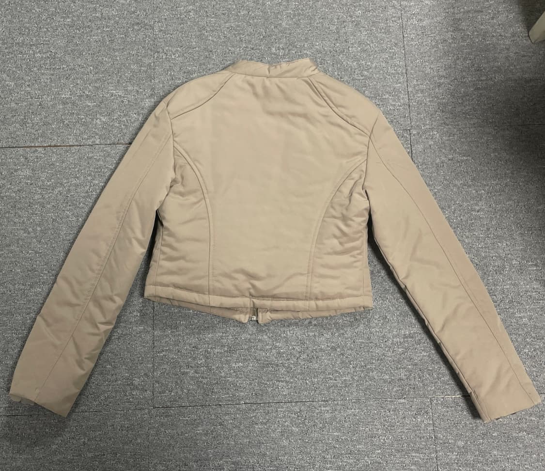 3온스 크롭 베이지 라이더 패딩 자켓 새상품 상품이미지2