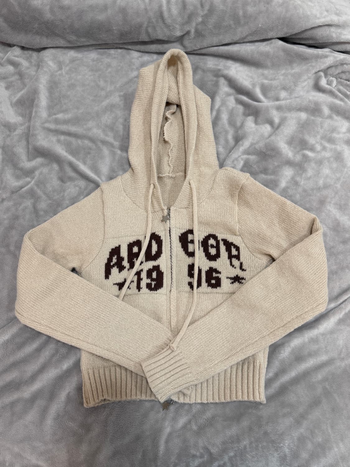 Lettering slim crop zip-up hoddie 상품이미지1