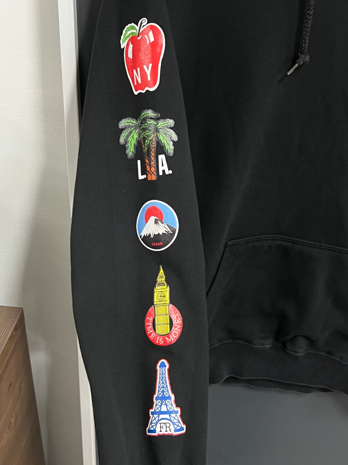 Stussy 스투시 월드 투어 사이드 플래그 로고 풀오버 후드티 상품이미지4