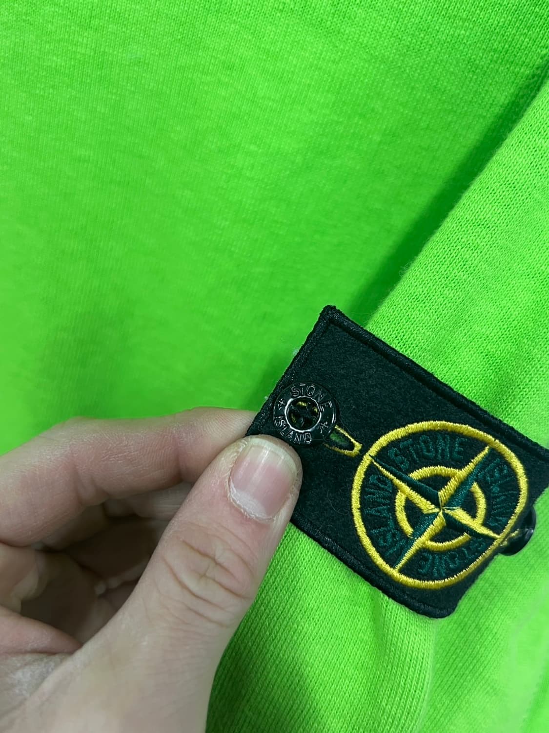 스톤아일랜드 와펜 라임 맨투맨 티셔츠 상품이미지4