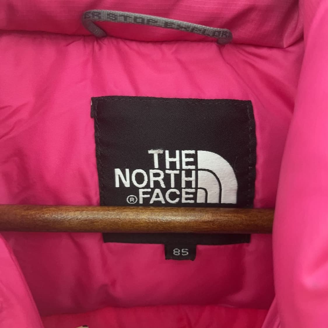 노스페이스 Y2K 대장급 핫핑크 구스다운 패딩조끼 85 C08685 상품이미지5