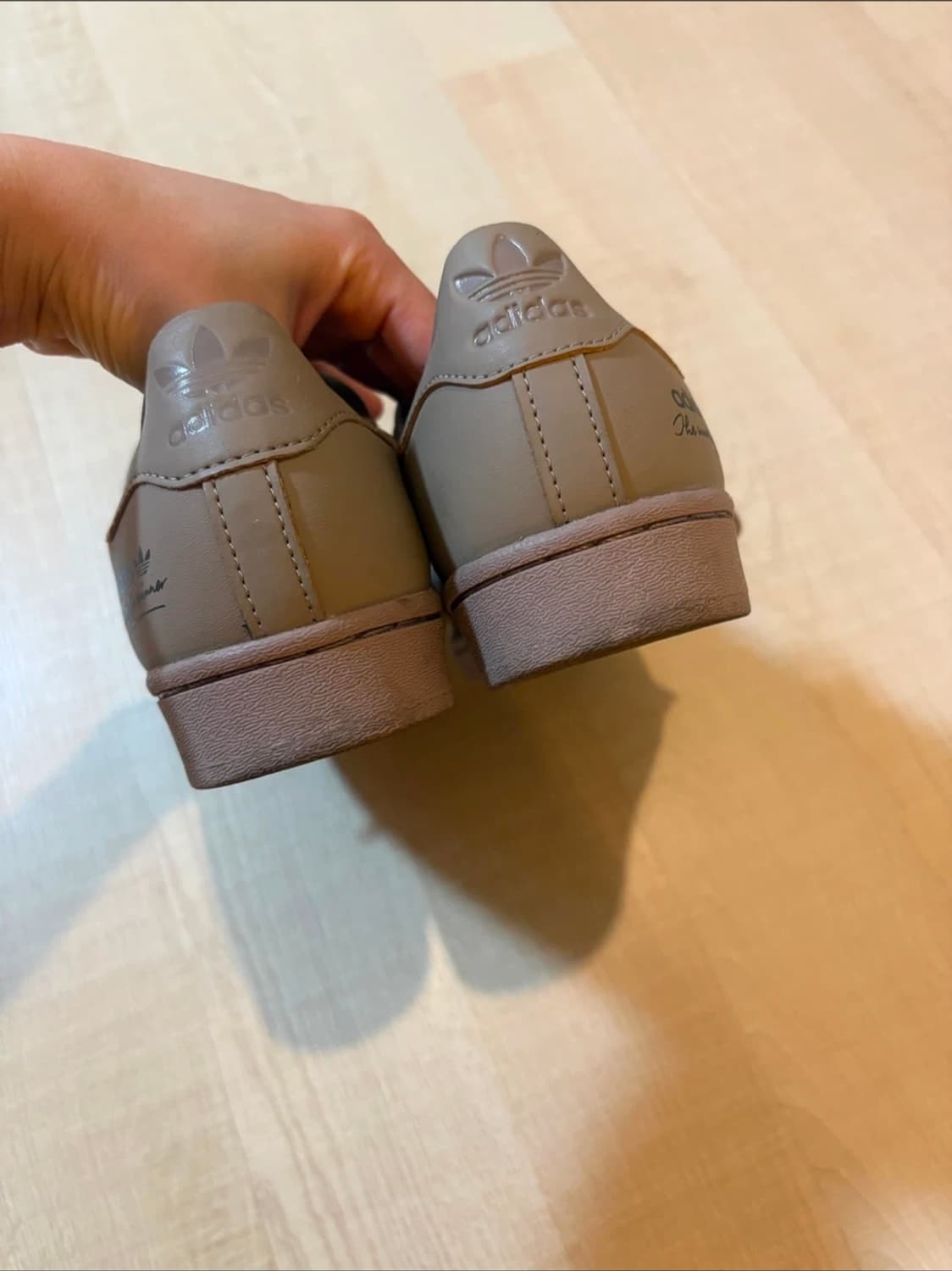 아디다스 슈퍼스타 브라운 색상 220 상품이미지3