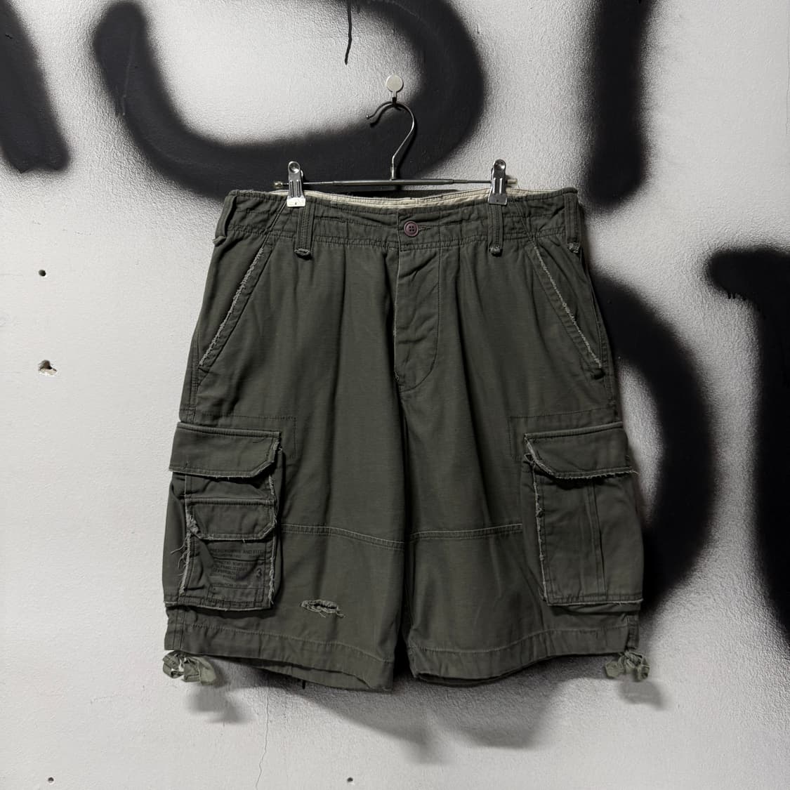 아베크롬비 워시드 데미지 멀티포켓 와이드 카고 쇼츠 팬츠 상품이미지1