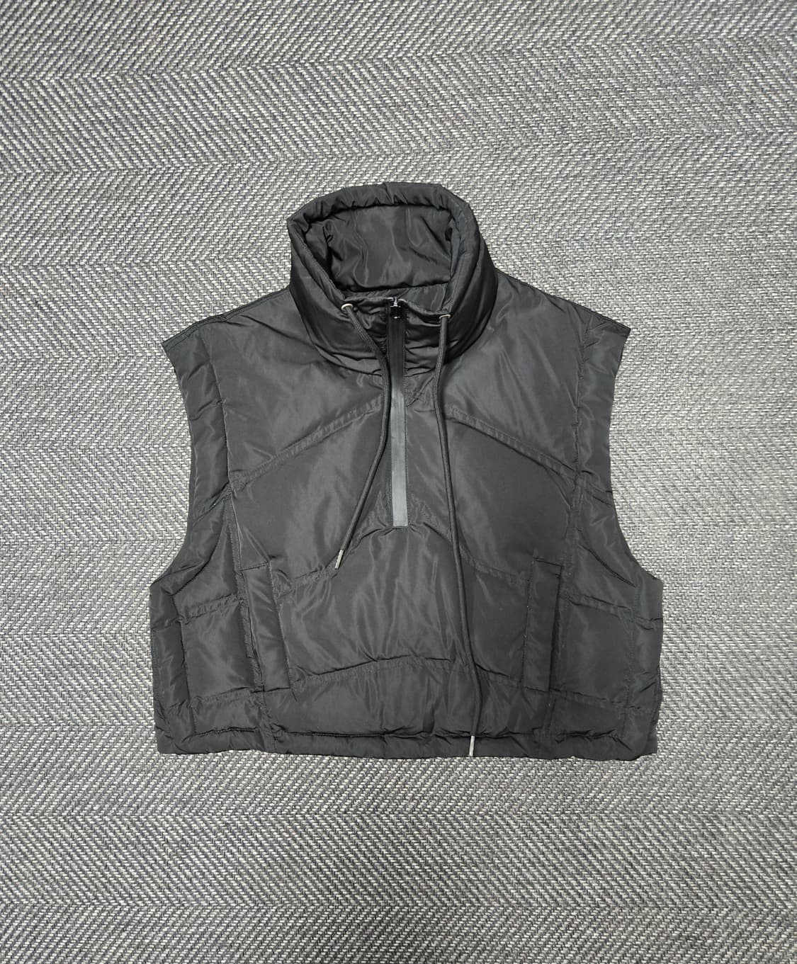 마이네임이즈 mynameis 블랙 반집업 다운패딩 조끼 상품이미지1