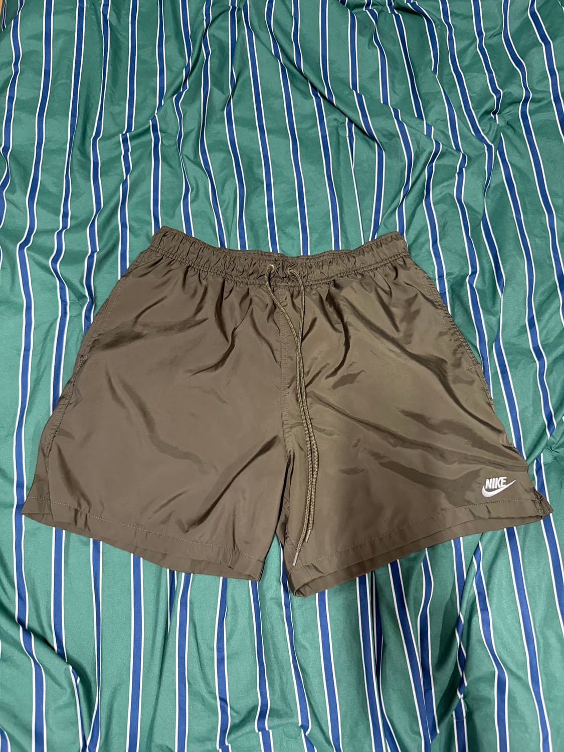 나이키 우븐 플로우 쇼츠 올리브 색상 XL 사이즈 상품이미지2