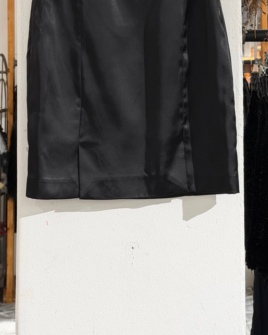 모스키노 블랙 새틴 미디 스커드 상품이미지6