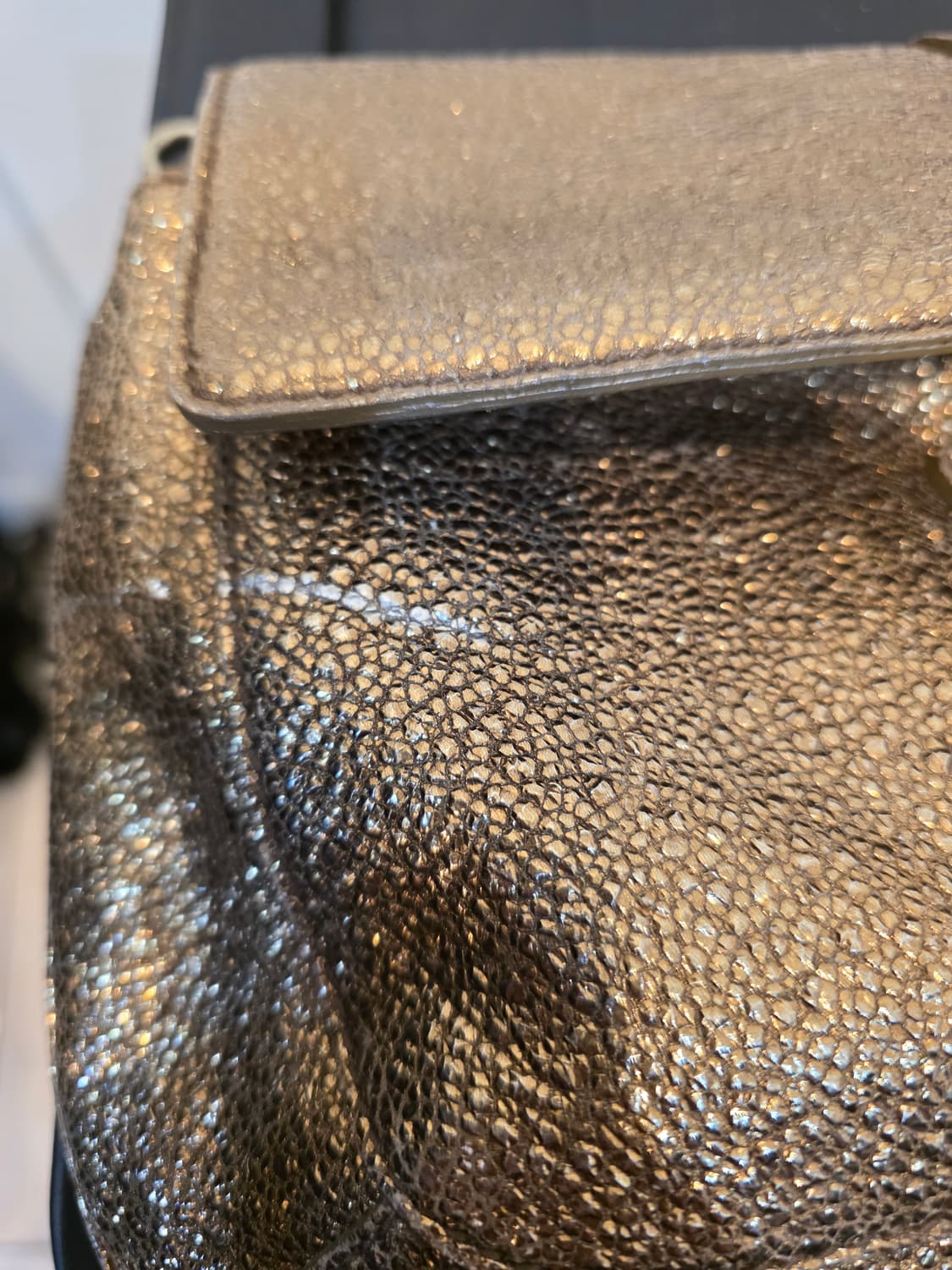 생로랑 파리 메탈릭 골드가죽 엠마 체인 숄더백 상품이미지9