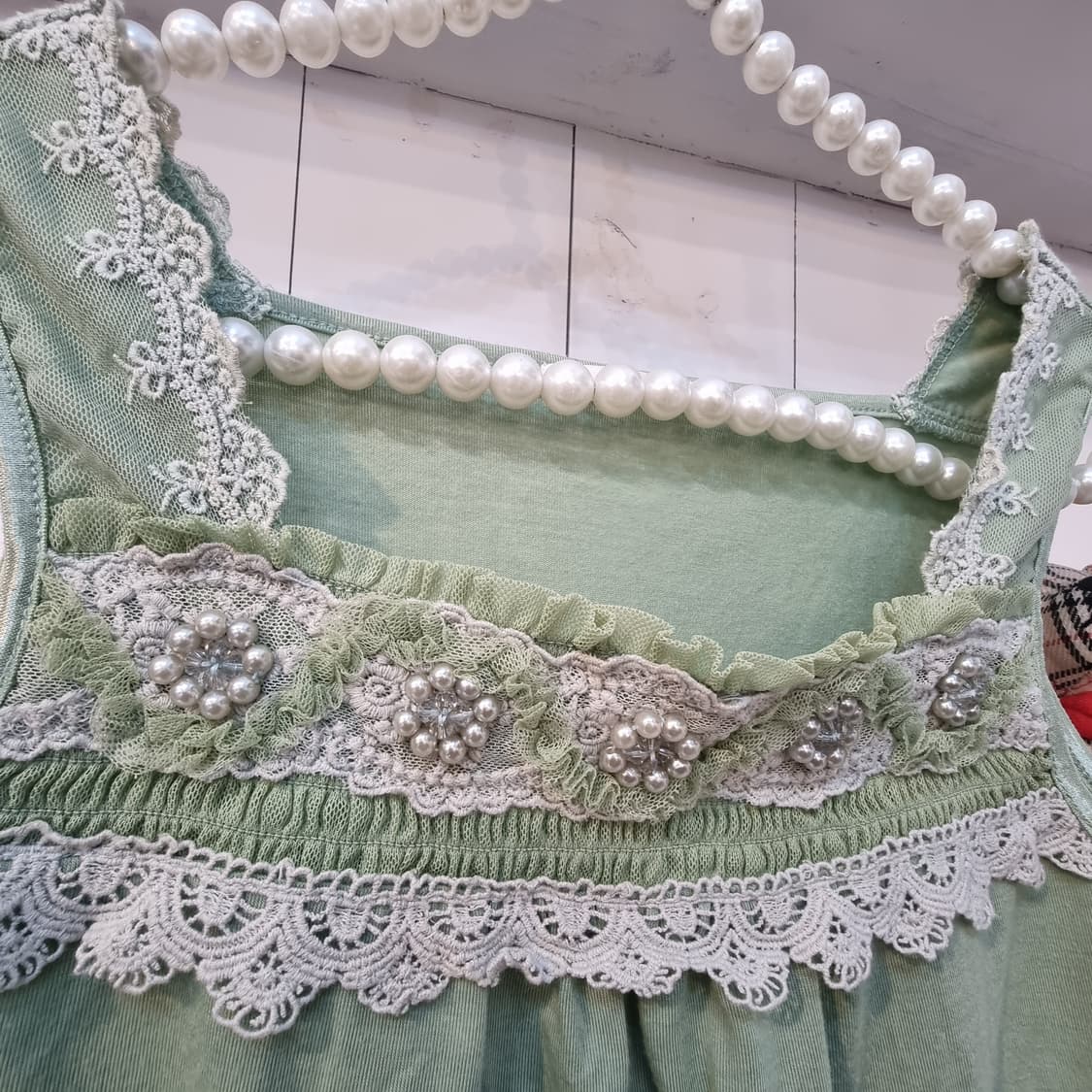 axes femme 악세스팜므 민트 레이스 진주비즈 캐미솔 상품이미지2