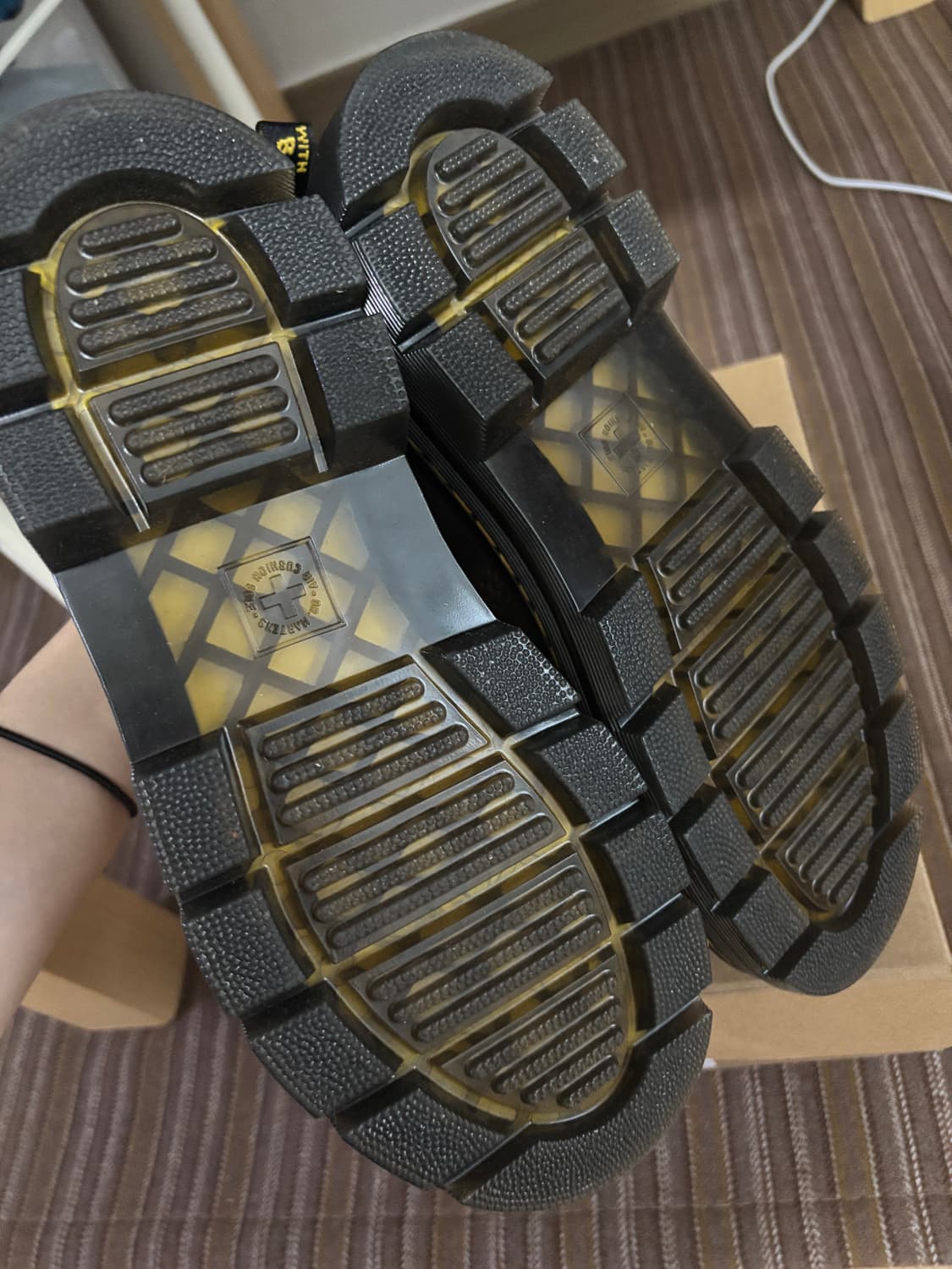 닥터마틴 리더 와이오밍 다크브라운 크레이지홀스 상품이미지4