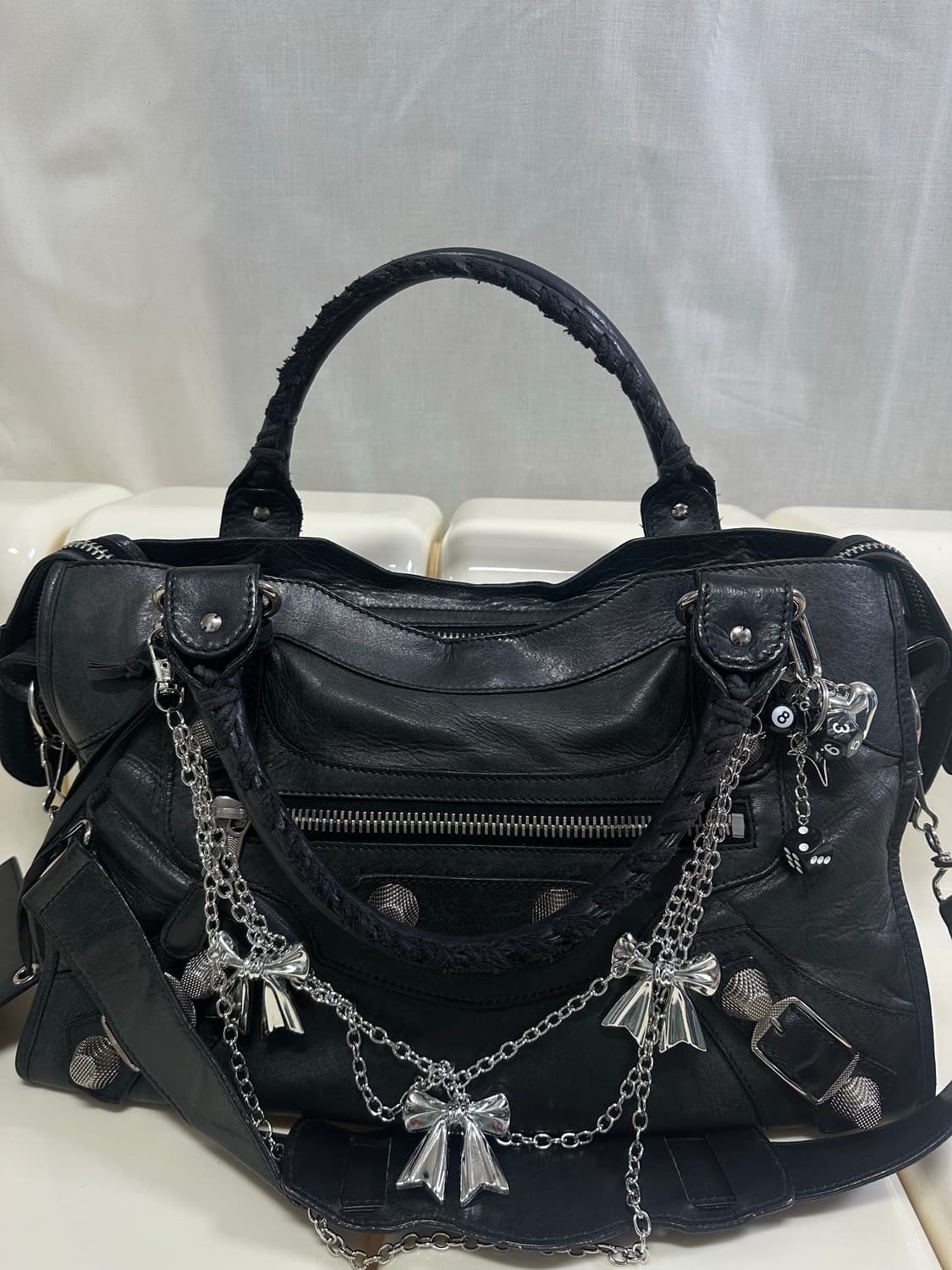 [A 정품] 발렌시아가 자이언트 시티 모터백 미디움 블랙 상품이미지4