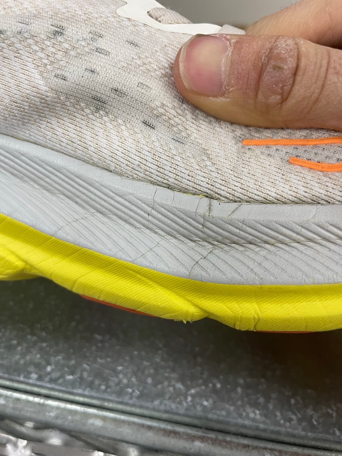 호카 클리프톤 9 에그노그 패션프루트 265 (gr-4125) 상품이미지8