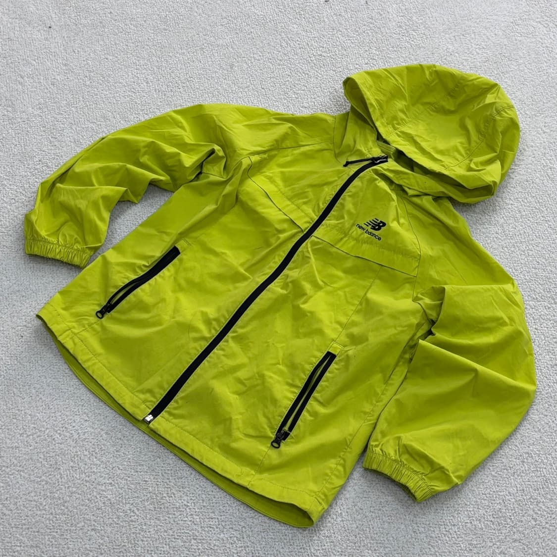 140 뉴발란스 키즈 후드 바람막이 0323E 상품이미지1