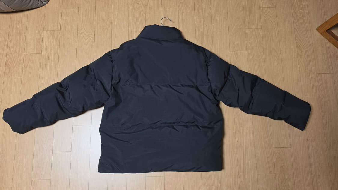 유니클로 심리스 다운재킷 블랙 XL 상품이미지2