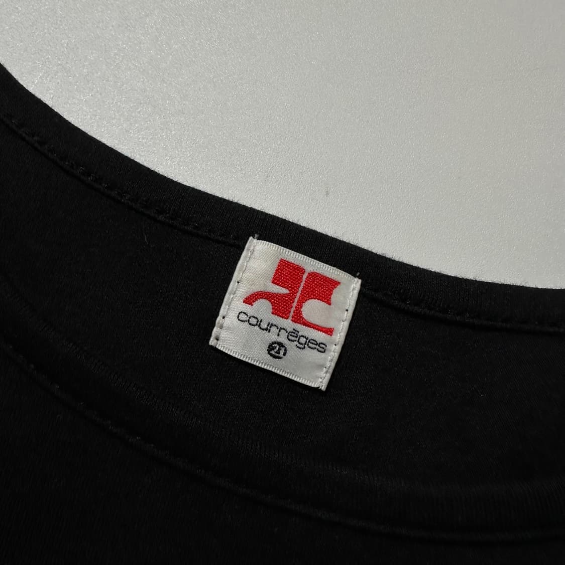 꾸레쥬 큐빅 로고 롱슬리브 티셔츠 블랙 상품이미지4