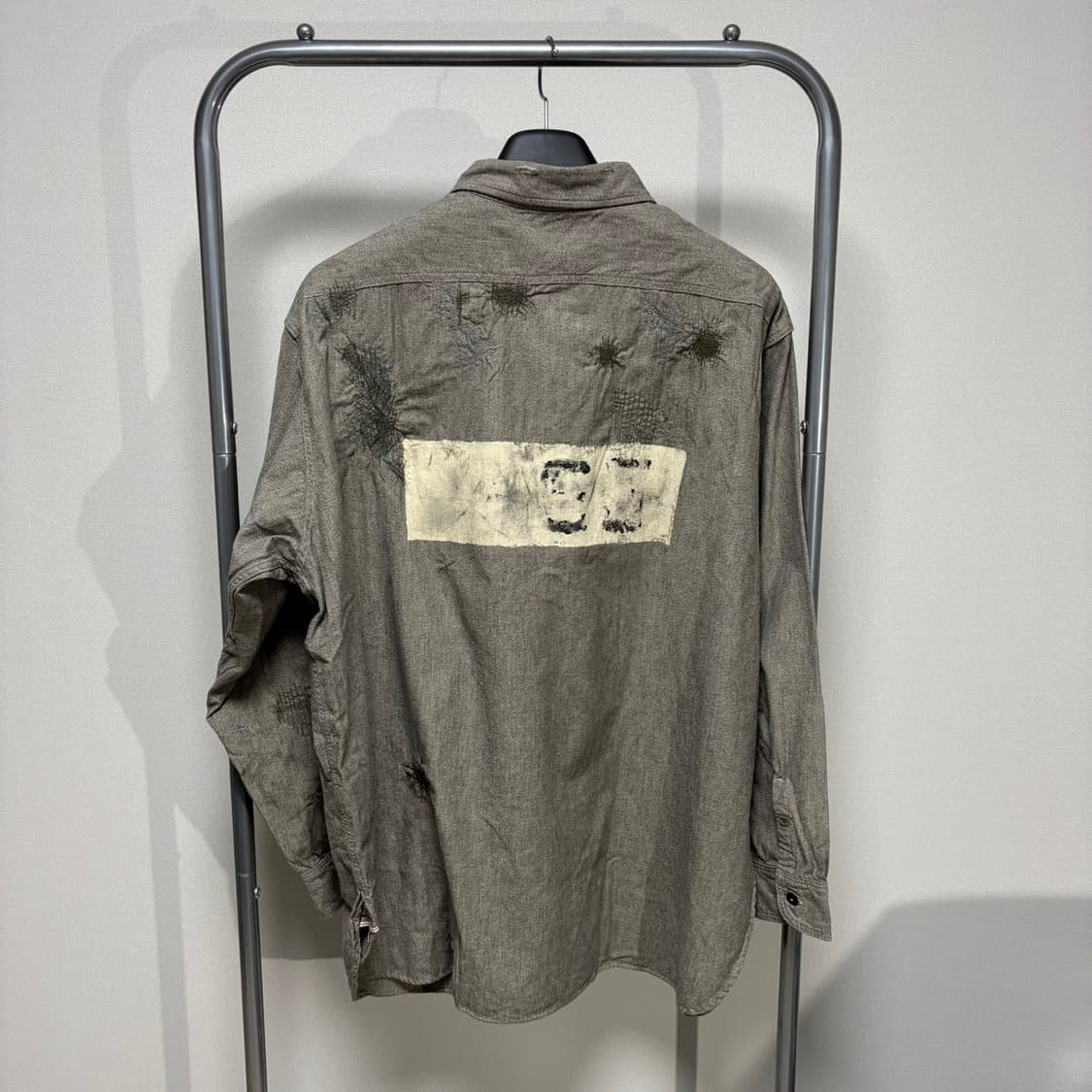 XL) BOWWOW 바우와우 24FW 프리즈너 블랙 샴브레이 셔츠 상품이미지3