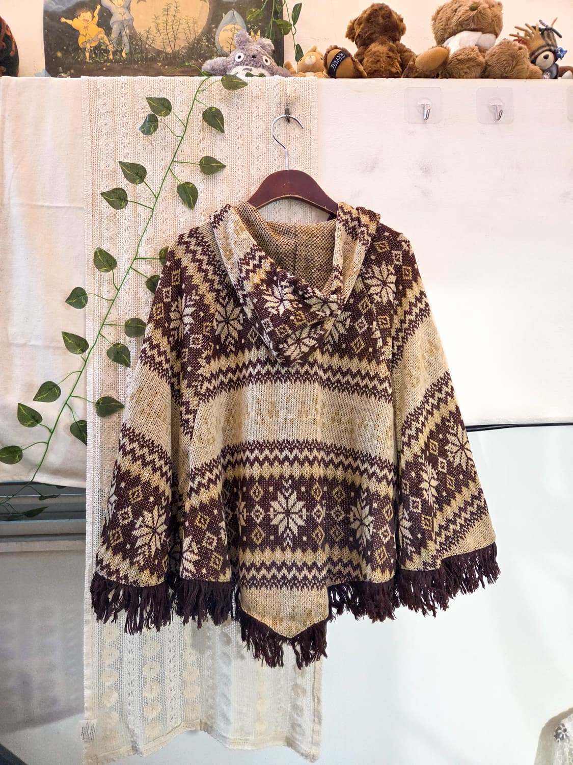 눈꽃 폼폼 케이프 니트 상품이미지5