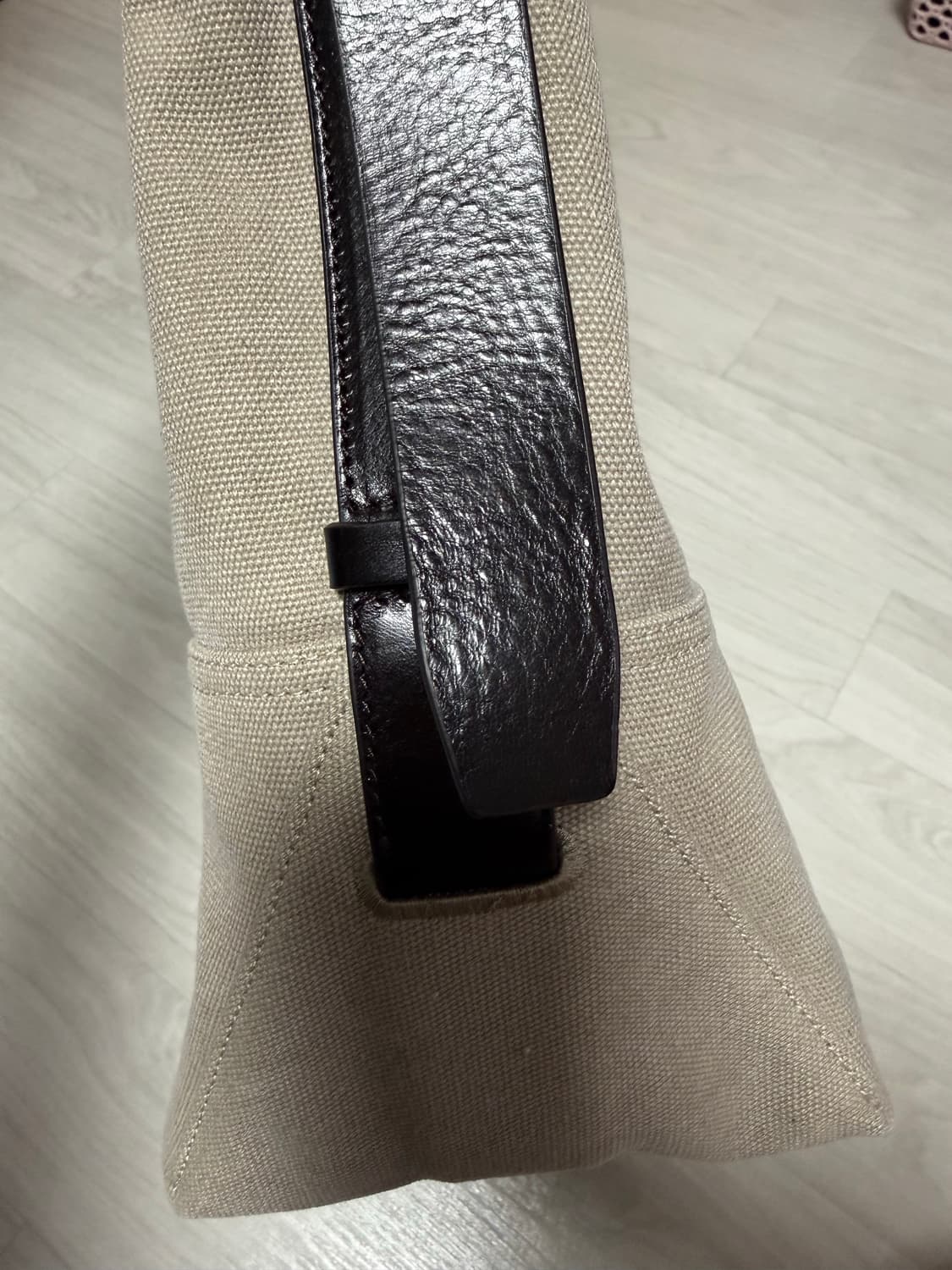 르메르 캔버스 토트백 다크린넨 상품이미지2