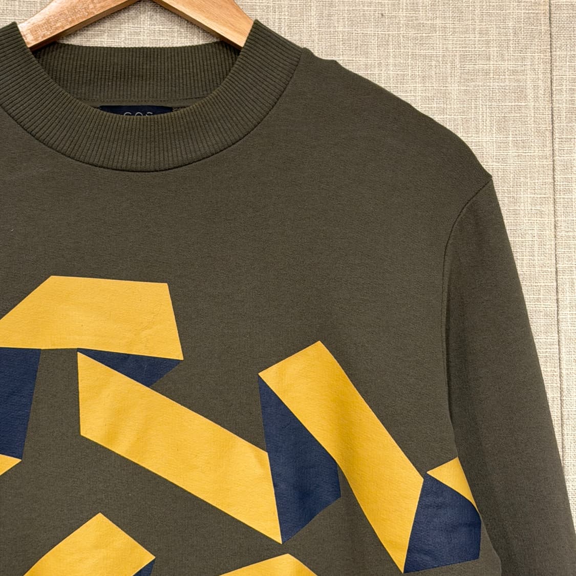 COS 코스 카키색 기하학 패턴 맨투맨 티셔츠 M 상품이미지2