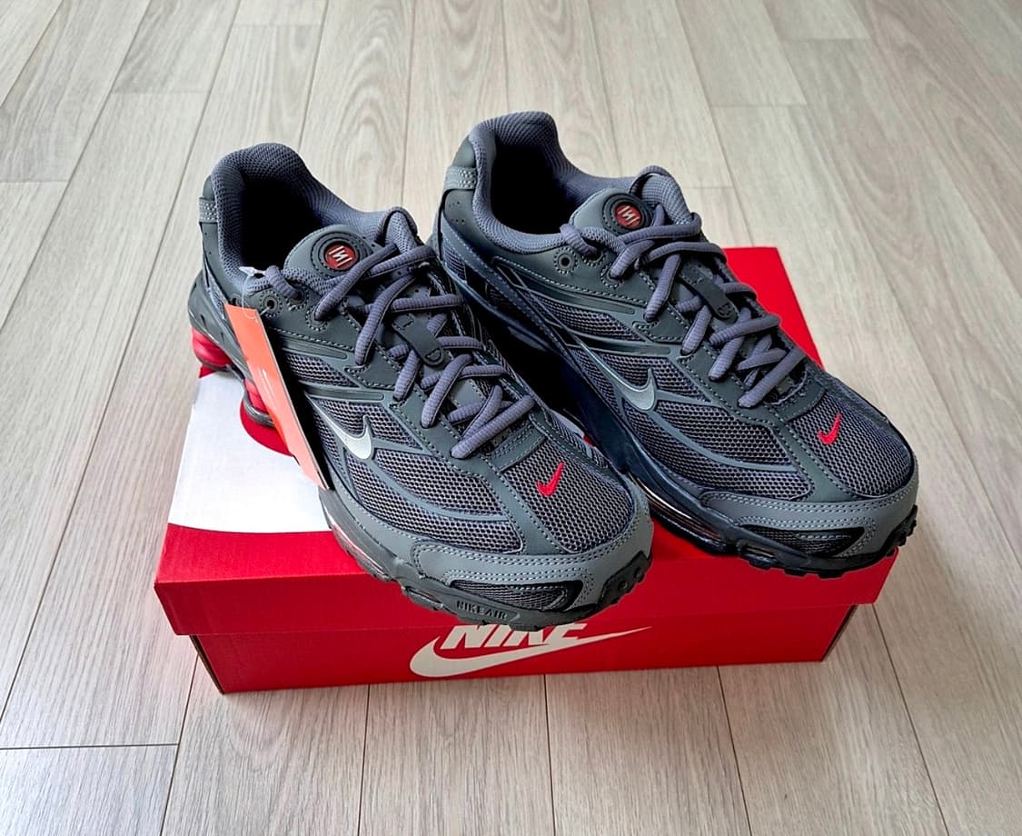 (255/US7.5)(새상품)나이키 샥스 라이드 2 레드 스모크 그레이 상품이미지1