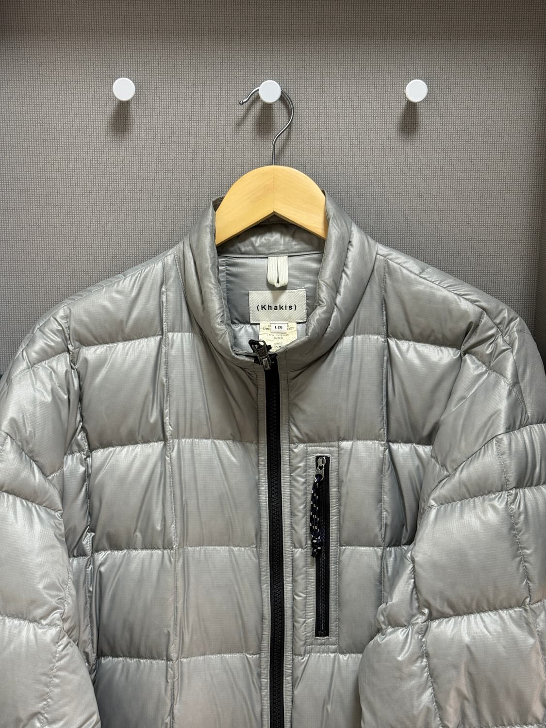 [L] 카키스 Khakis 경량 패딩 캠퍼 다운 라이트그레이 실버 상품이미지2