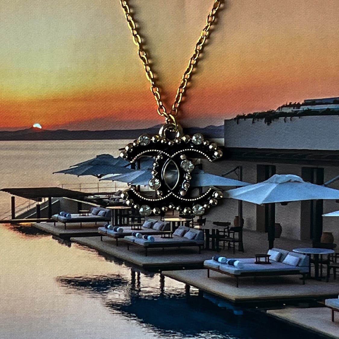 샤넬 블랙 씨쉘컷 CC로고 골드 목걸이 상품이미지2