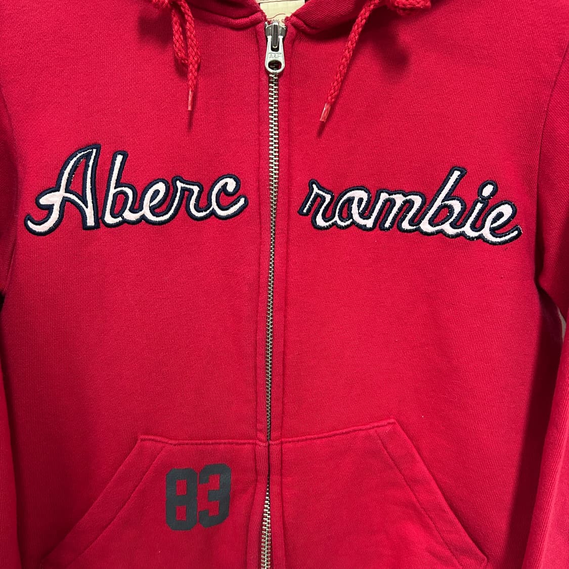 아베크롬비 Y2K 자수로고 후드집업 레드 상품이미지3