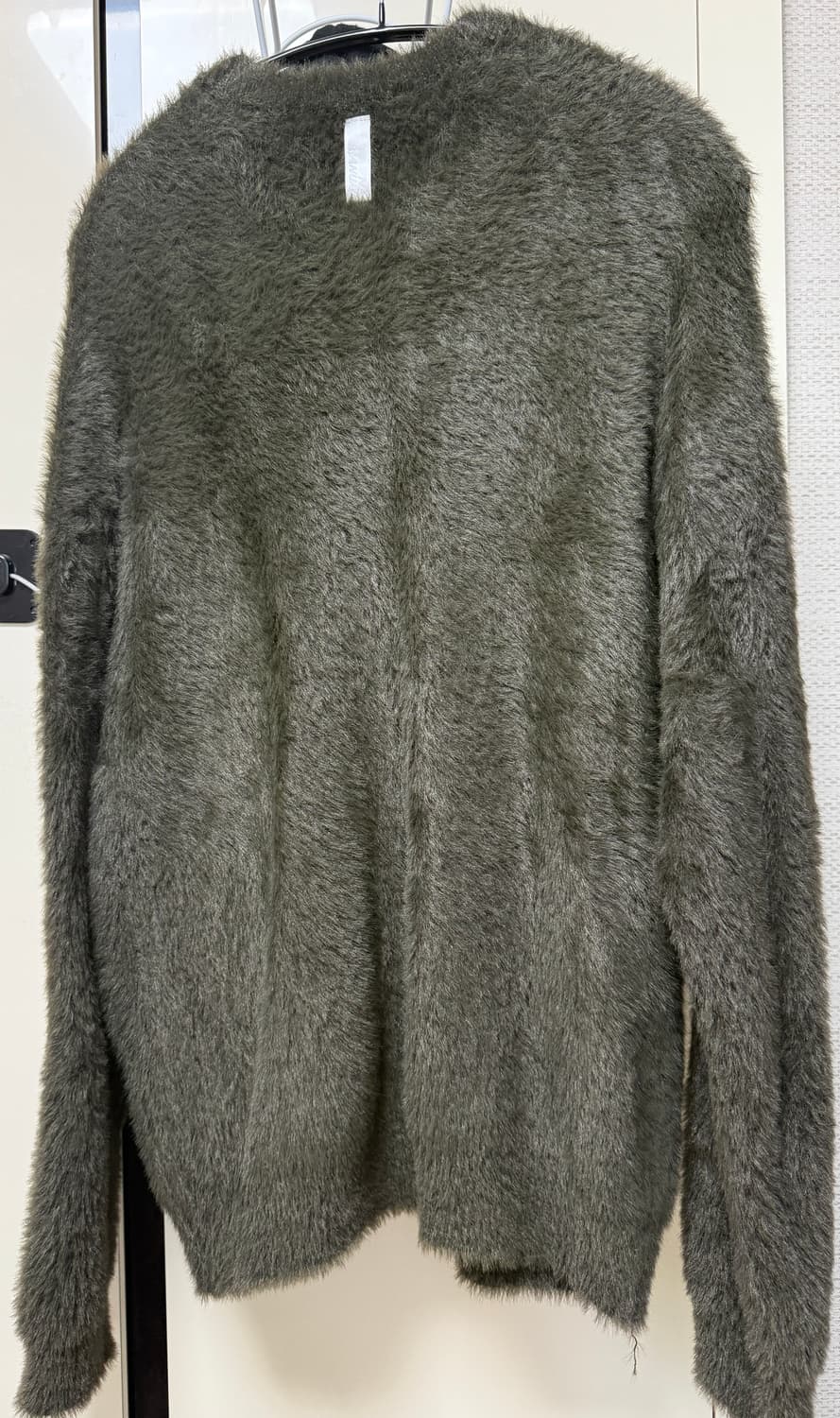 노매뉴얼 CROPPED HAIRY KNIT - KHAKI 상품이미지2