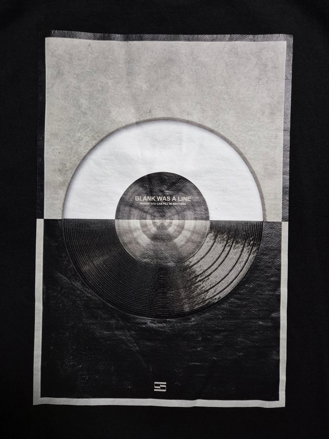 시스템옴므 백프린팅 맨투맨 105 블랙 상품이미지2