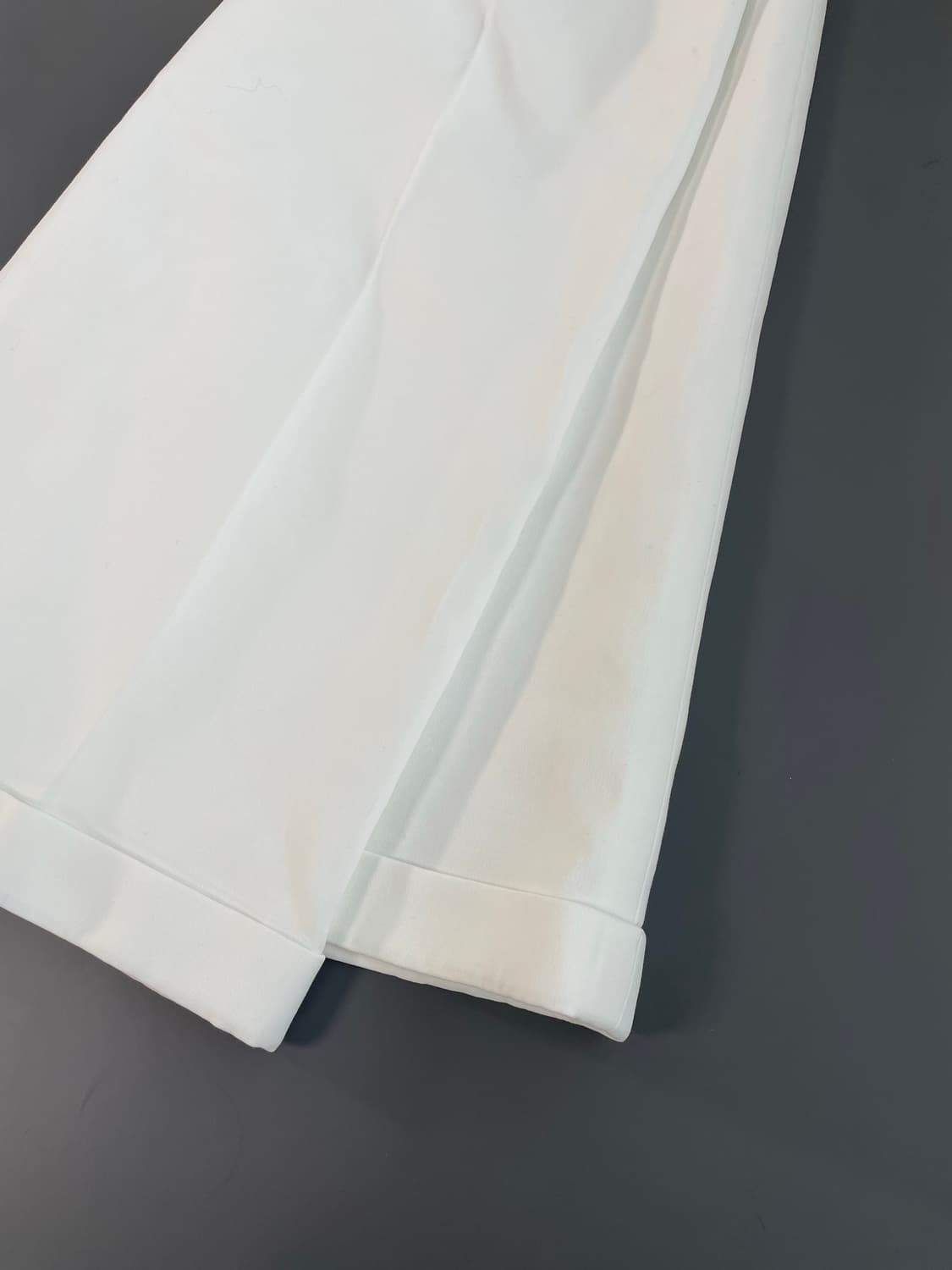 [42] FENDI 펜디 하이라이즈 투턱 와이드핏 크롭 팬츠 상품이미지7