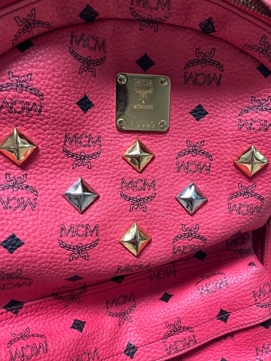 MCM 비세토스백팩 레드 상품이미지3