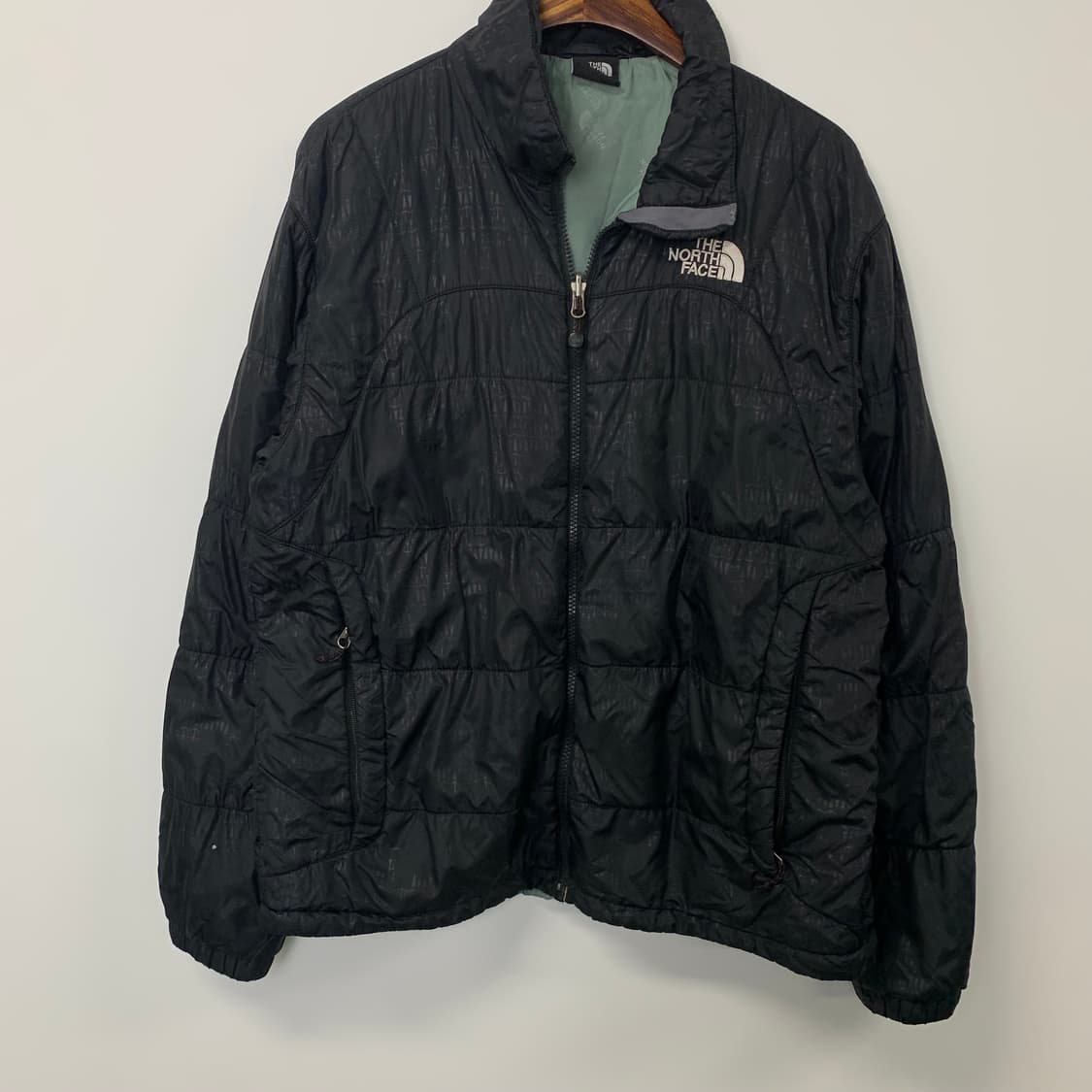 노스페이스 자수로고 윈드 경량 패딩 상품이미지2