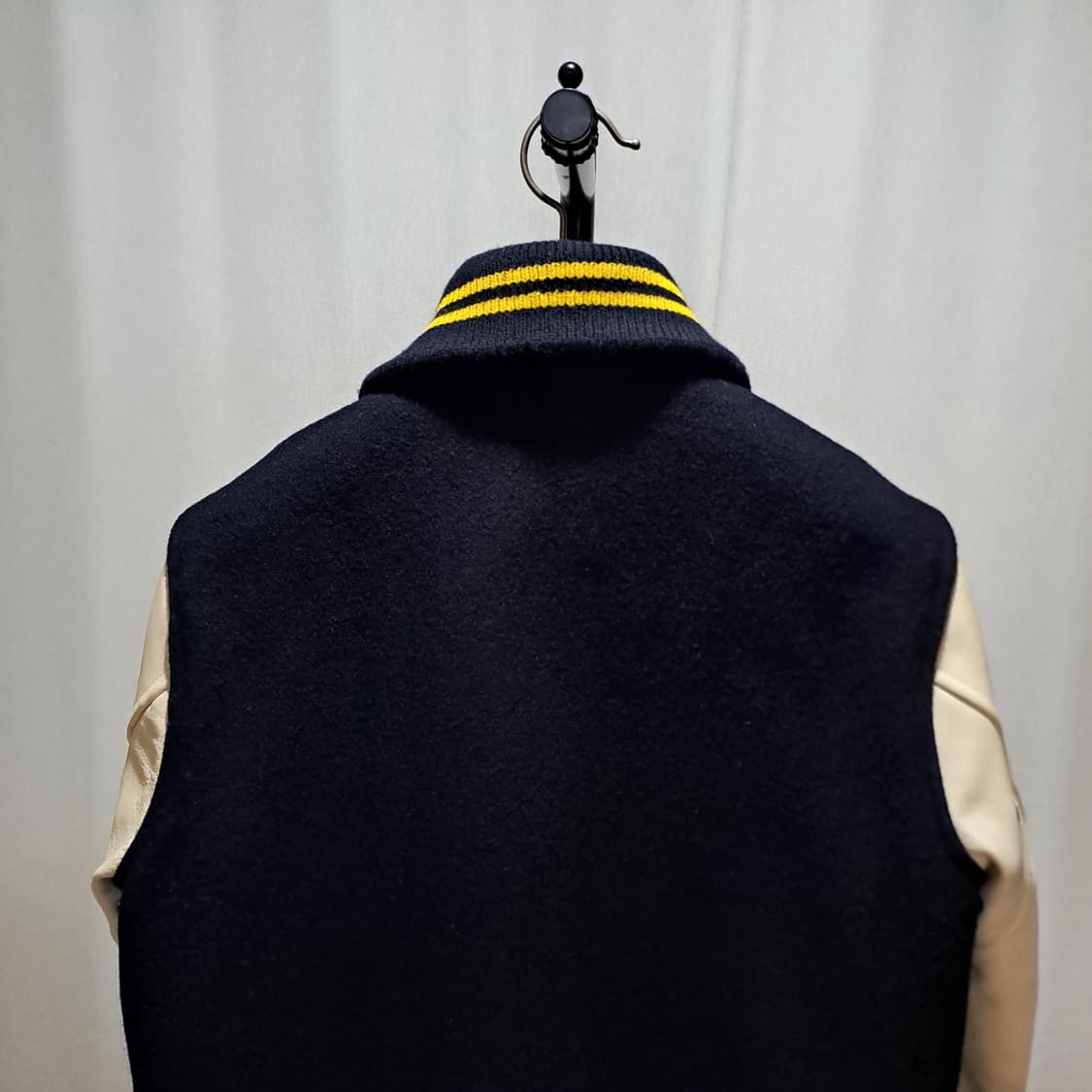 (택포) 빔즈 레더패치 바시티 자켓 L A899 상품이미지5