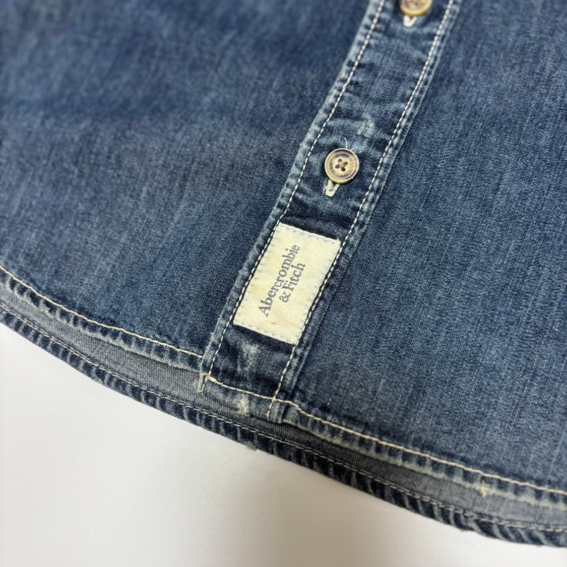 아베크롬비 & 피치 머슬핏 데님 셔츠 상품이미지2