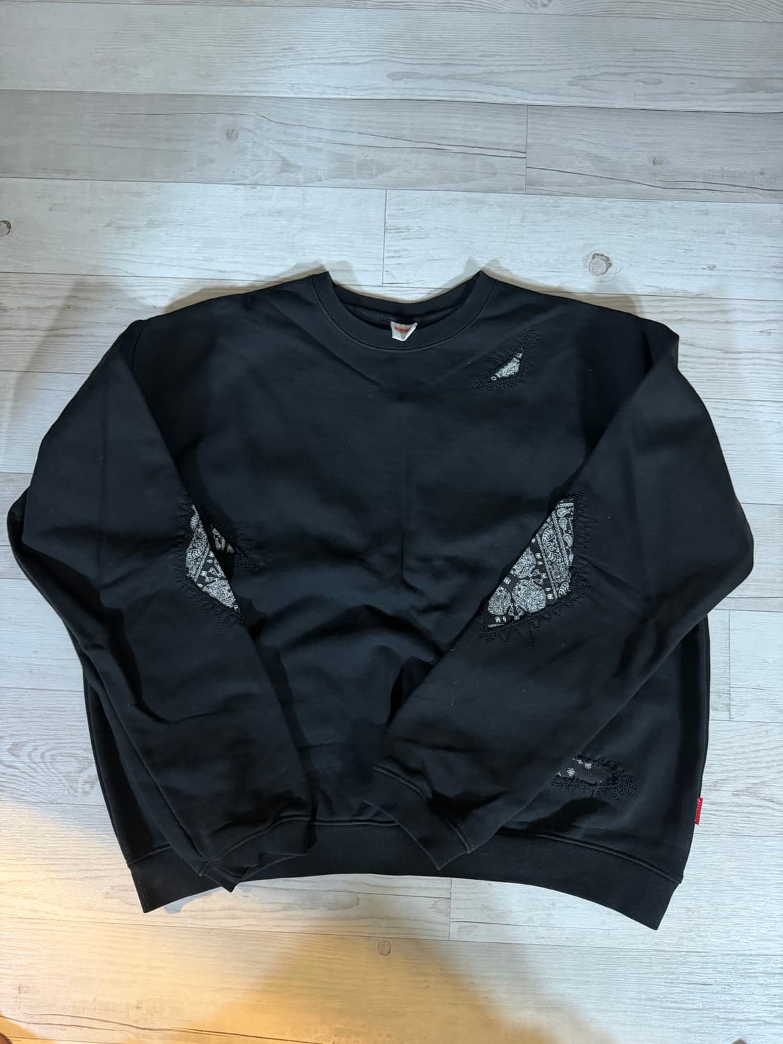 블랙아웃 반다나 스웻셔츠 상품이미지1